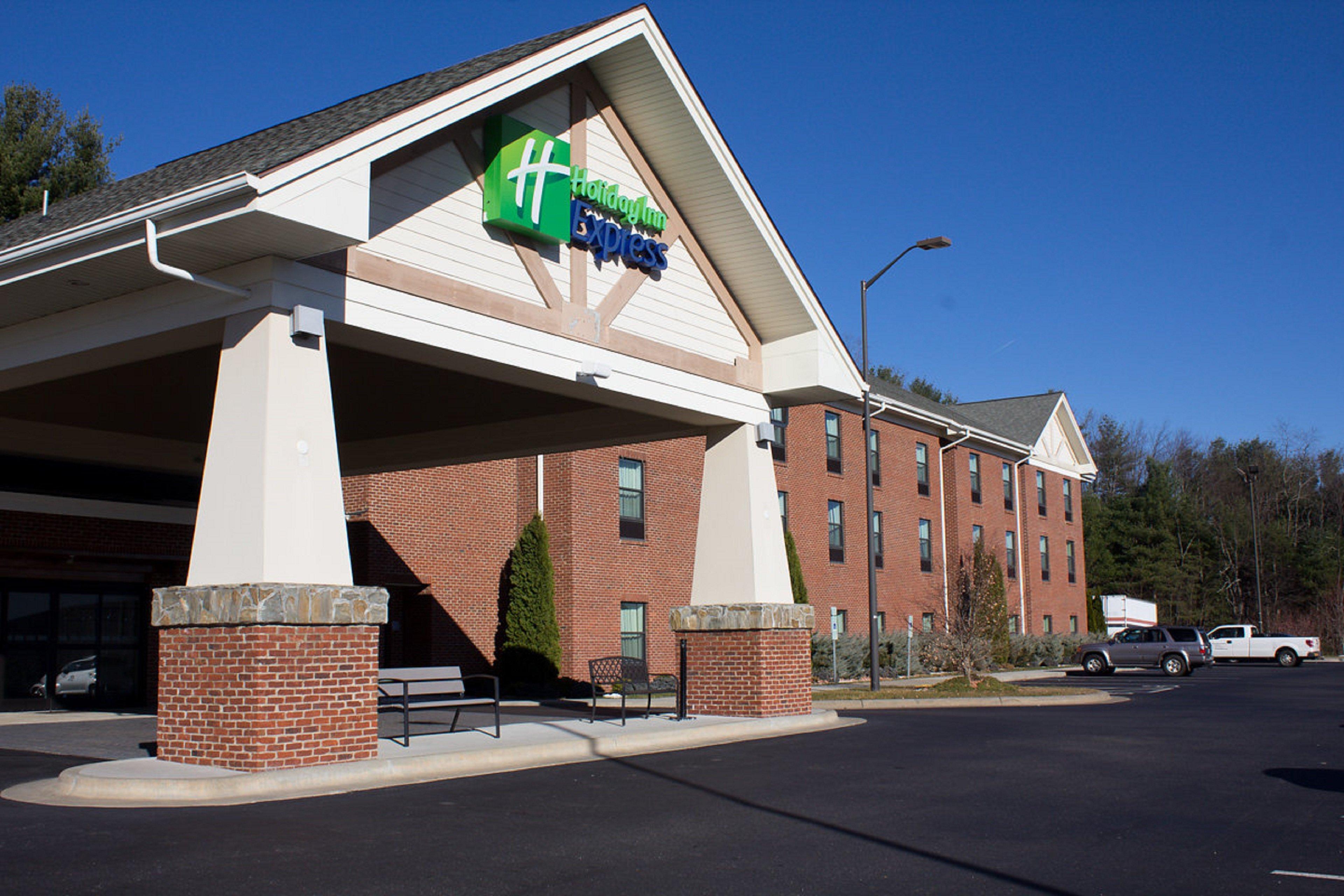 Holiday Inn Express West Jefferson By Ihg Екстер'єр фото