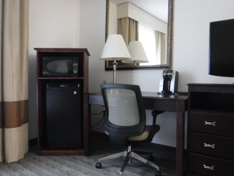 Holiday Inn Express West Jefferson By Ihg Екстер'єр фото